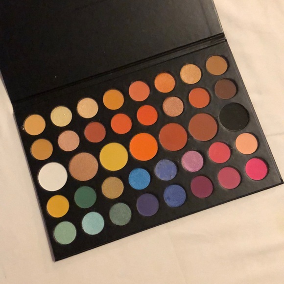 New still in the box James Charles Morphe palette - Picture 4 of 5